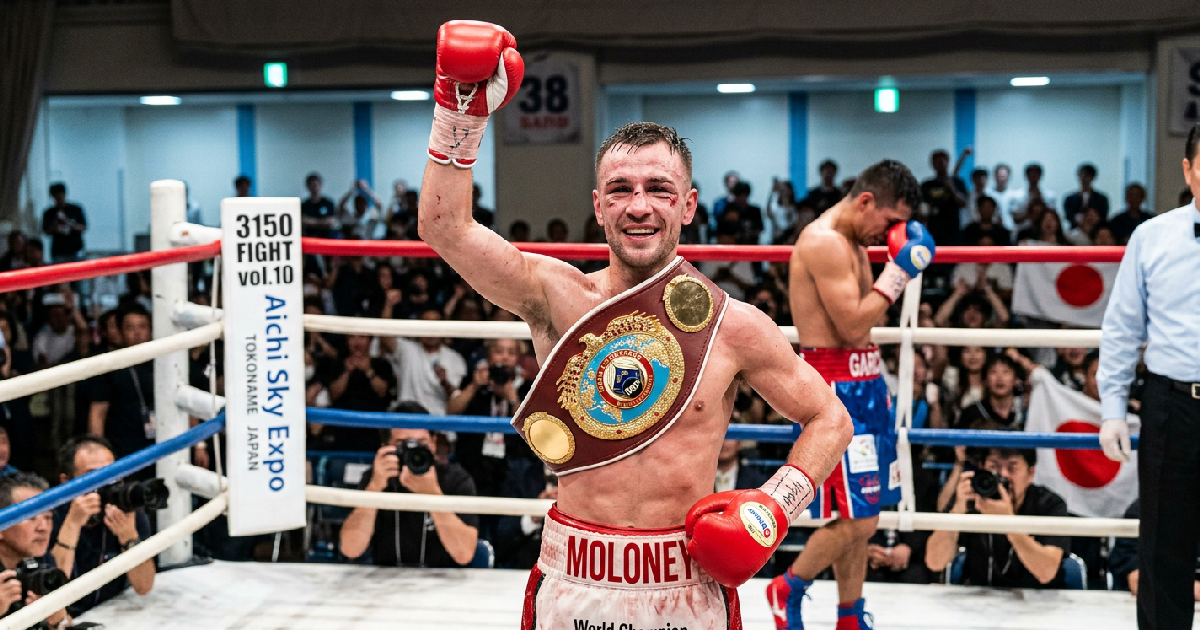 Andrew Moloney defeats Willibaldo Garcia for junior bantamweight championship